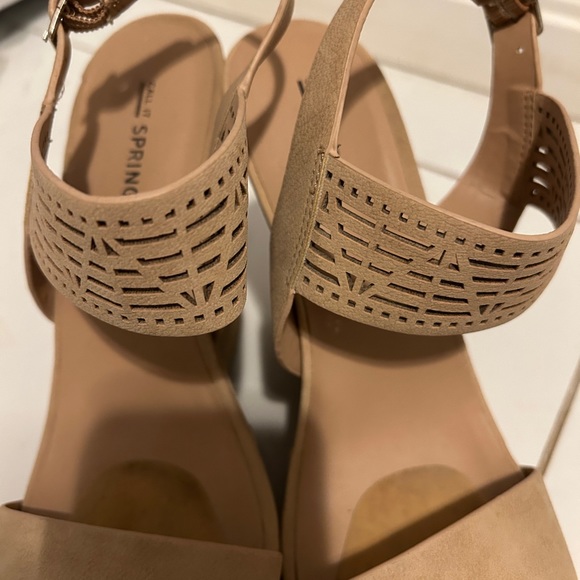 Call It Spring Nude Wedges Sz 9 - Picture 7 of 13